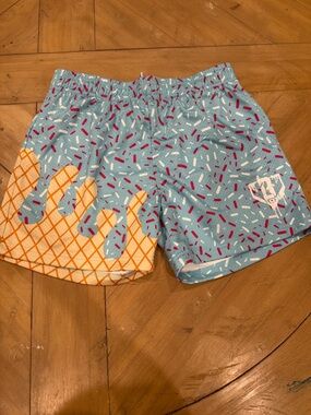 Baseball Lifestyle 101 Blue Ice Cream Print  Shorts Mens Small Like New